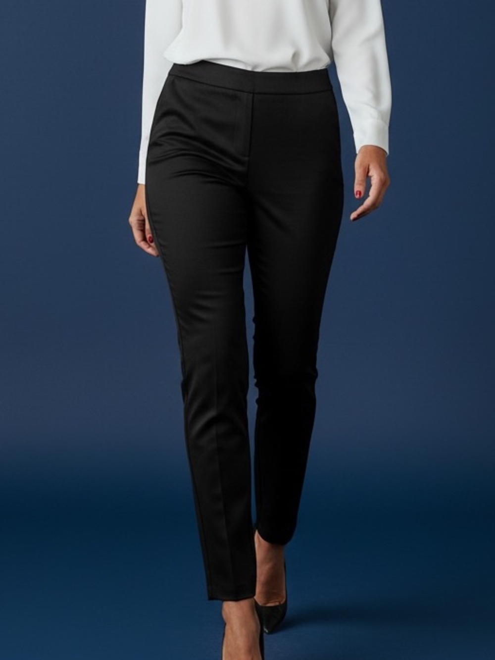 SPANX Black Slim Ponte Ankle Pants